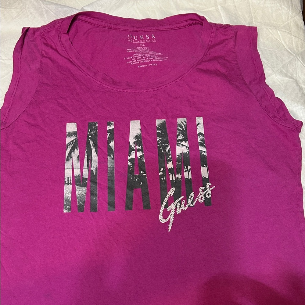 Guess Women's Fuchsia Miami Graphic Tank Top